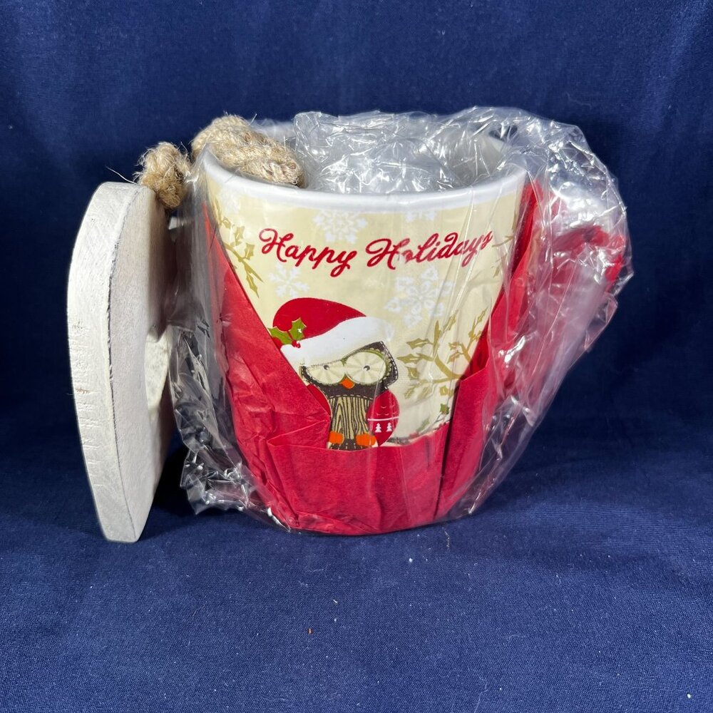 Holiday Ceramic Mug With Santa Owl Design & Wooden Heart Ornament
